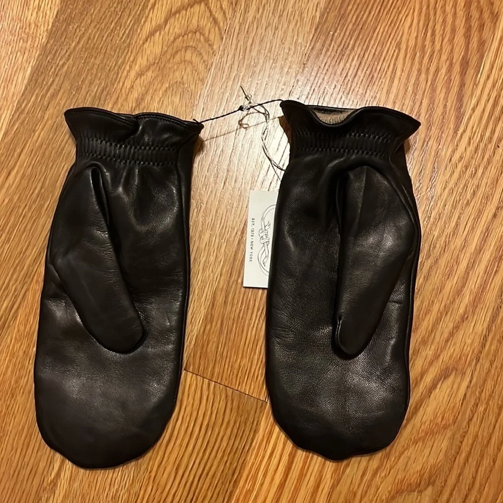 NWT Free People x Carolina Amato Carrie Studded Leather Mittens Black
